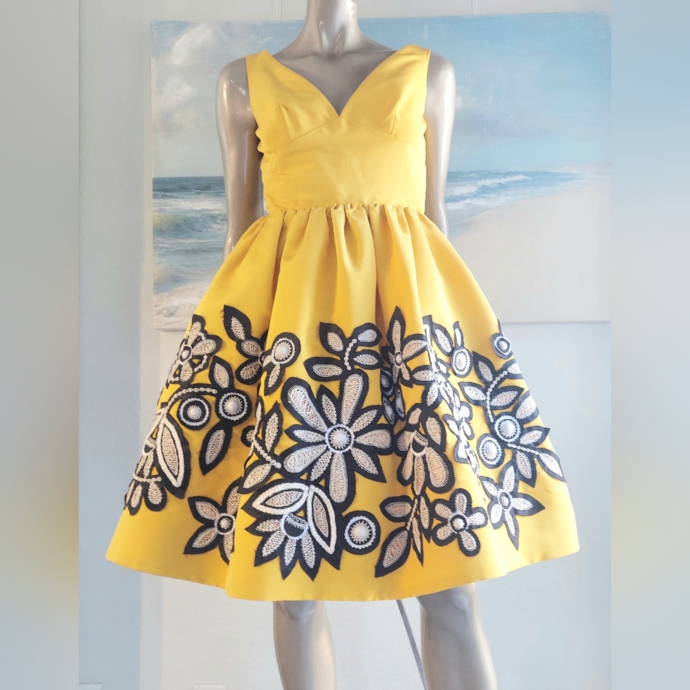 $4,990 NEW OSCAR DE LA RENTA YELLOW FLORAL EMBROID SILK RUNWAY DRESS 6